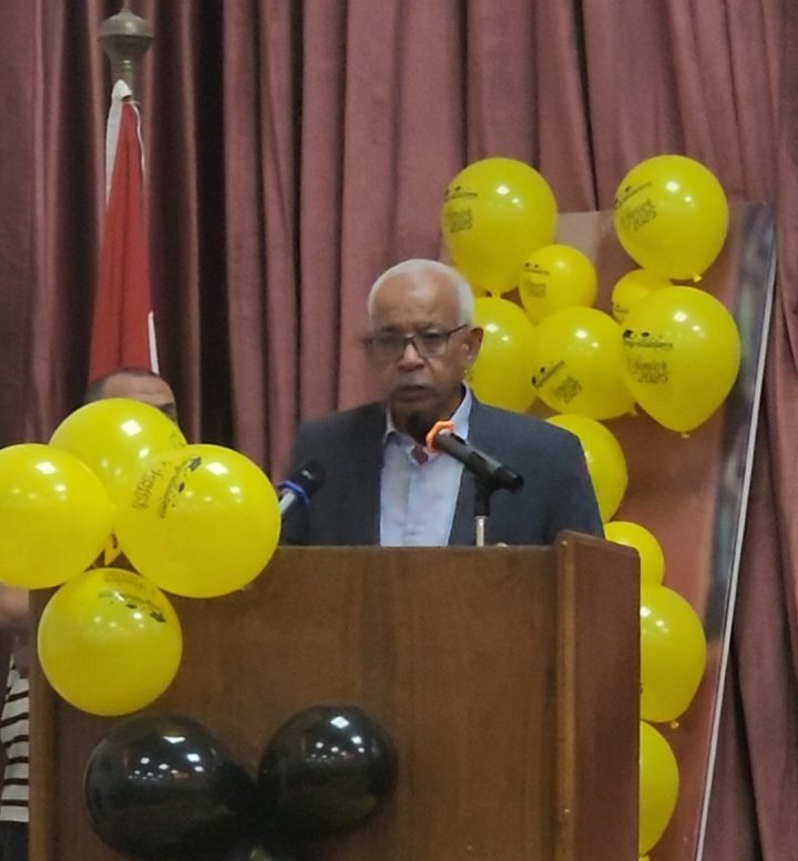 * “الجمل” لخريجي الجامعة العمالية : ← أرفعوا رؤوسكم و أفخروا بوطنكم و أجتهدوا في عملكم متسلحين بالعلم و القيم التي رسختها فيكم جامعتكم.